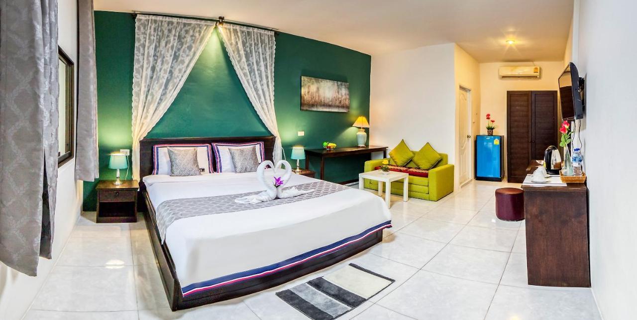 Coconut Resort Hotel Patong Exterior photo